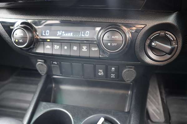 2022 Toyota Hilux SR5 GUN126R 4X4