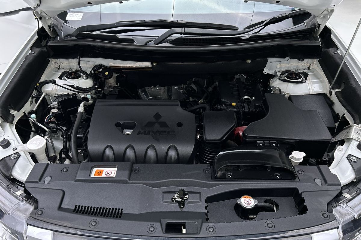 2020 Mitsubishi Outlander ES ADAS ZL