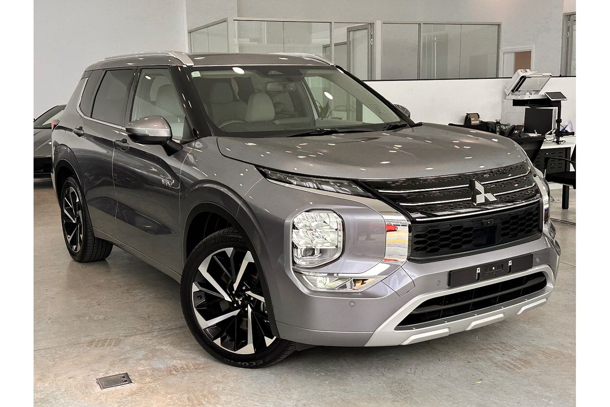 2022 Mitsubishi Outlander PHEV Exceed ZM