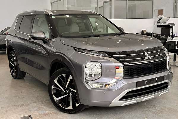 2022 Mitsubishi Outlander PHEV Exceed ZM