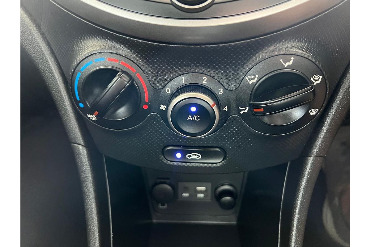 2016 Hyundai Accent Active RB4