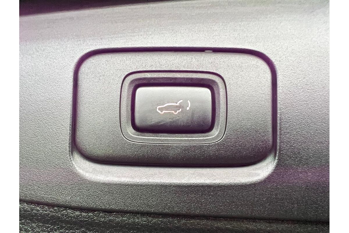 2022 Isuzu MU-X LS-U