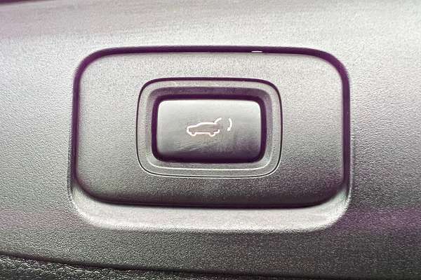 2022 Isuzu MU-X LS-U
