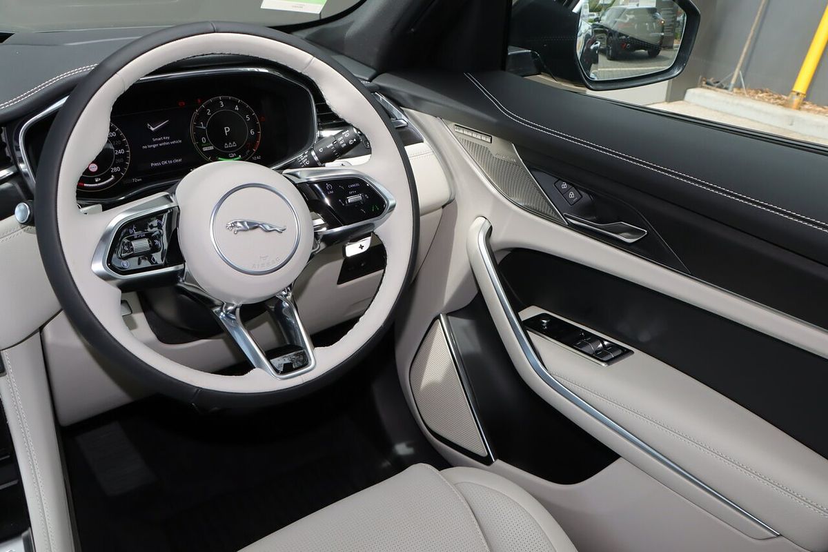2025 Jaguar F-PACE PHEV P400e R-Dynamic SE 90th Anniversary Edition X761
