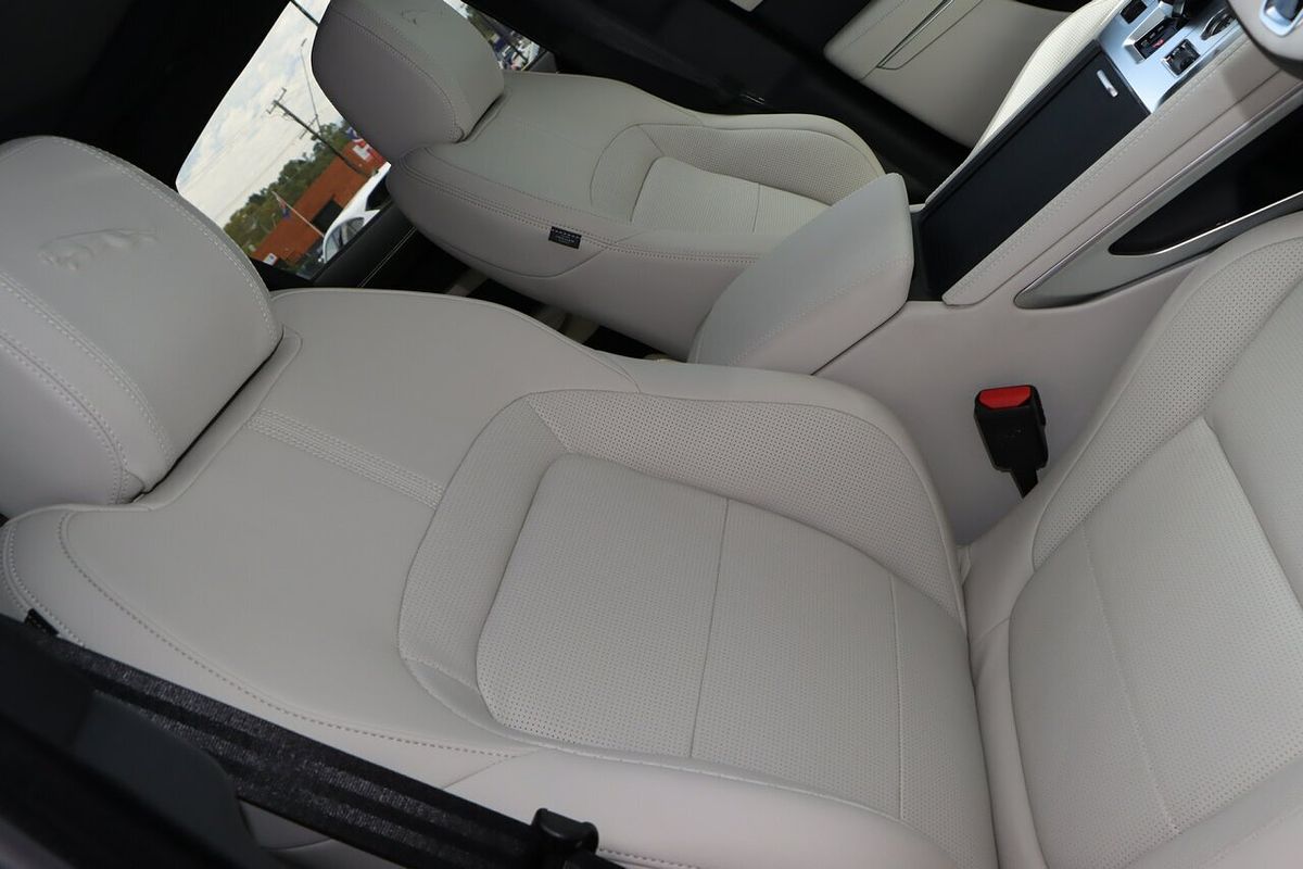 2025 Jaguar F-PACE PHEV P400e R-Dynamic SE 90th Anniversary Edition X761