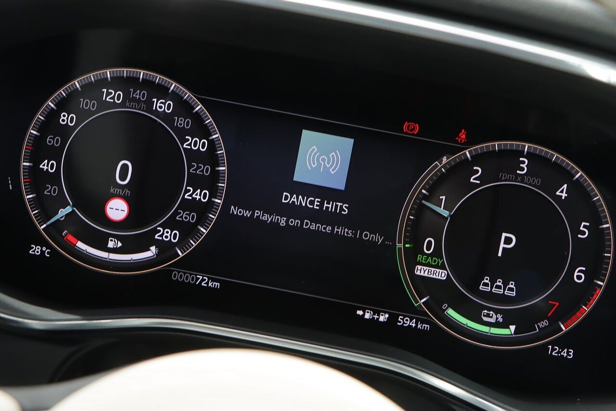 2025 Jaguar F-PACE PHEV P400e R-Dynamic SE 90th Anniversary Edition X761