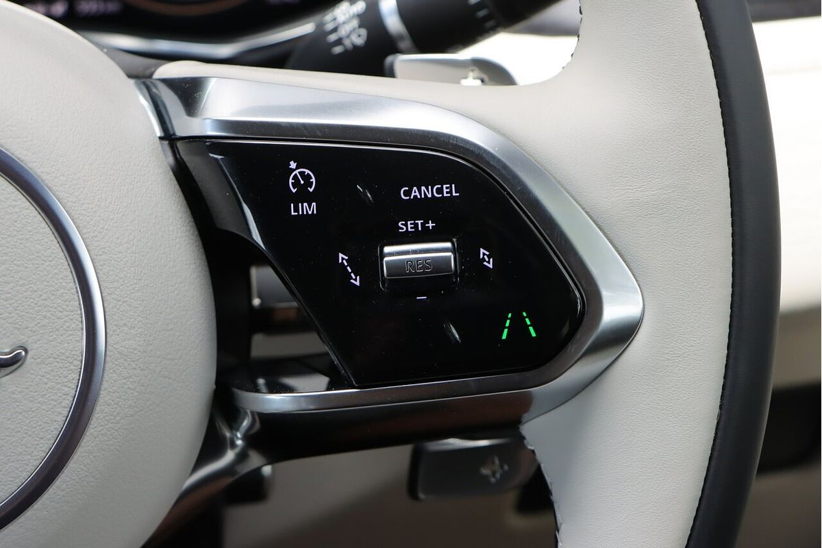 2025 Jaguar F-PACE PHEV P400e R-Dynamic SE 90th Anniversary Edition X761