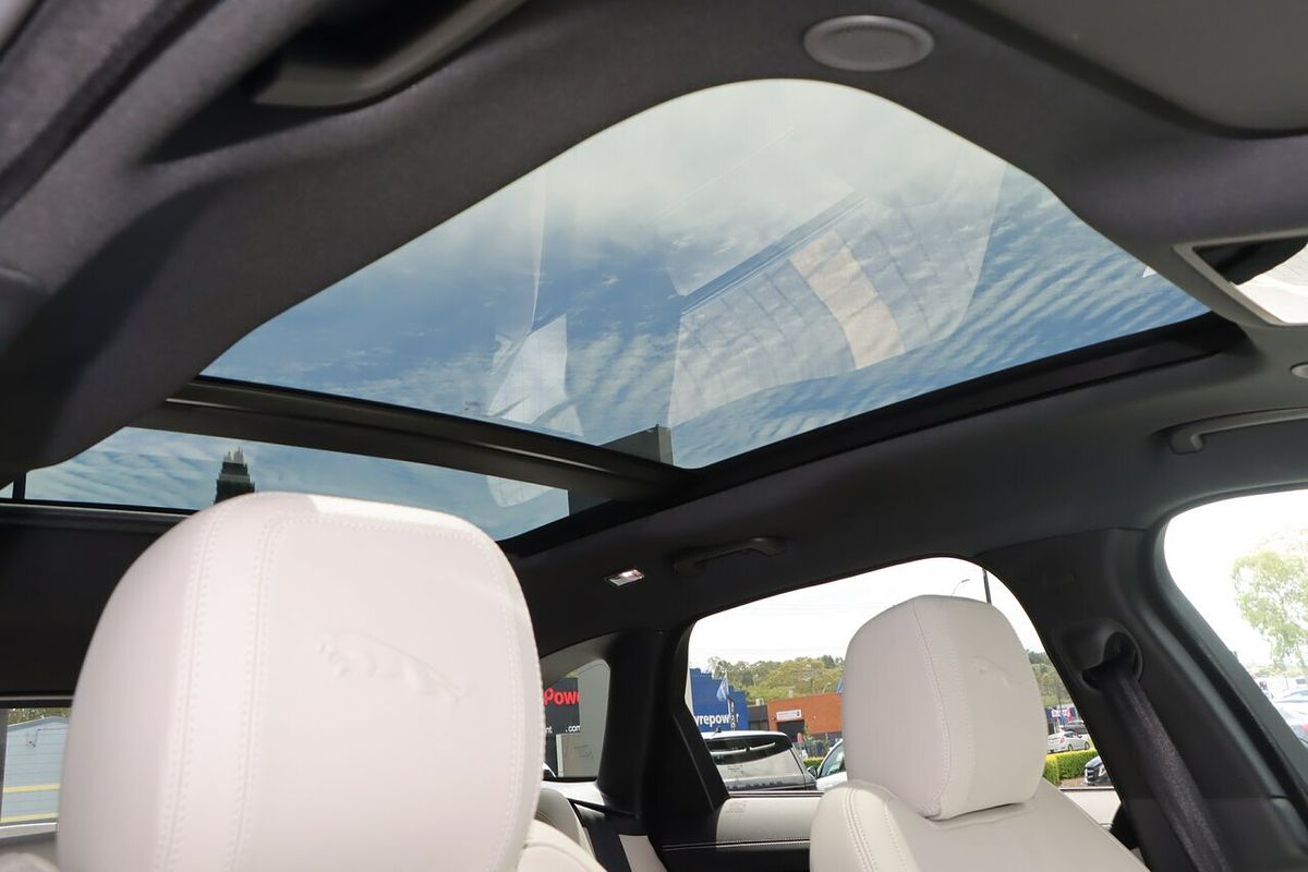 2025 Jaguar F-PACE PHEV P400e R-Dynamic SE 90th Anniversary Edition X761