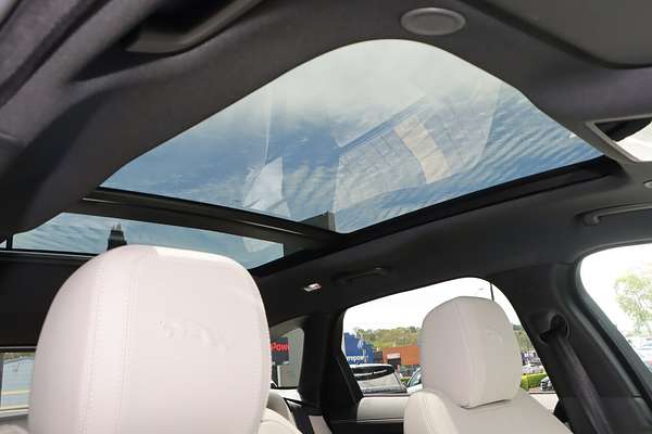 2025 Jaguar F-PACE PHEV P400e R-Dynamic SE 90th Anniversary Edition X761