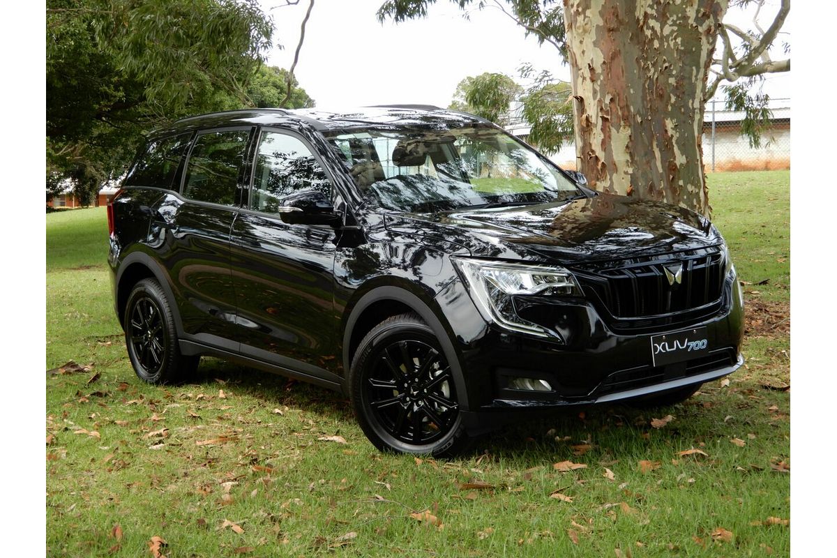2024 Mahindra XUV700 Black Edition MY25