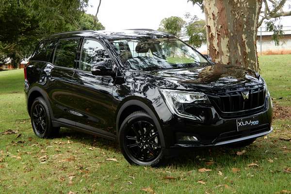 2024 Mahindra XUV700 Black Edition MY25