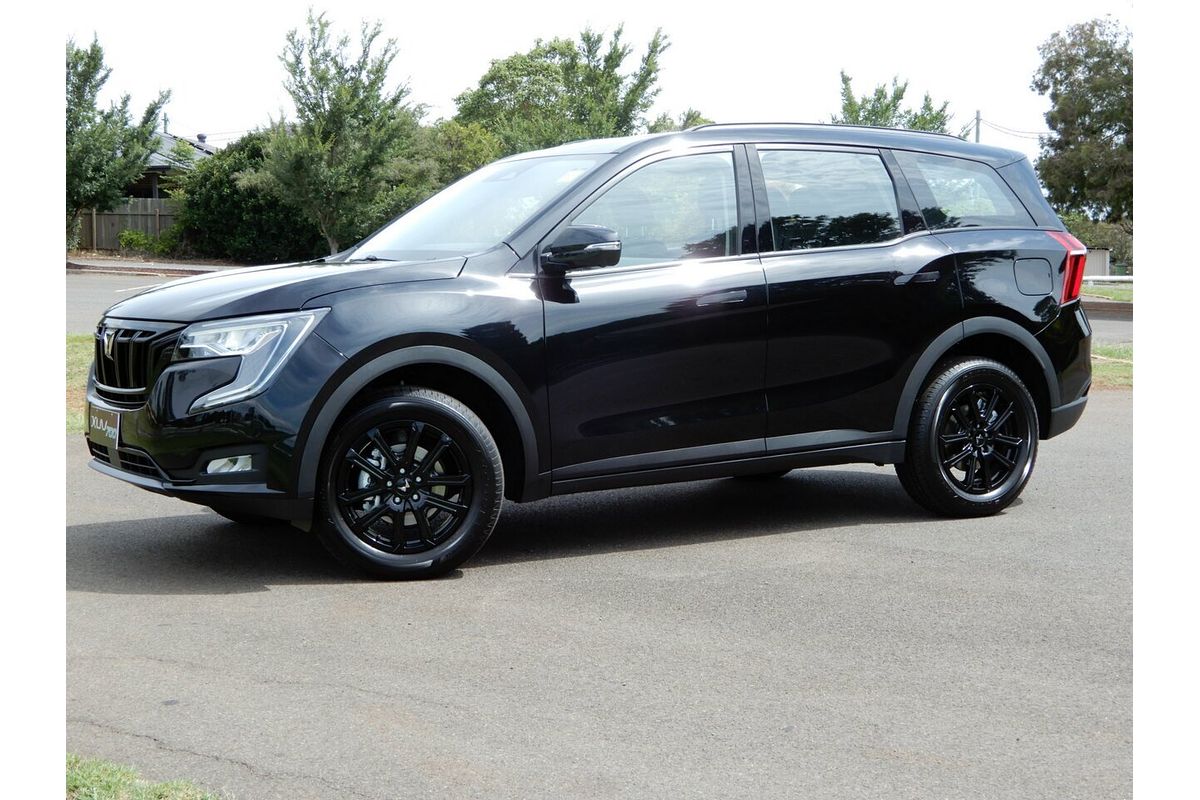 2024 Mahindra XUV700 Black Edition MY25
