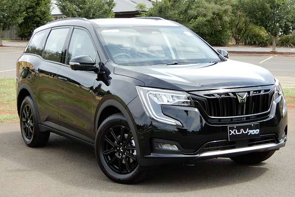 2024 Mahindra XUV700 Black Edition MY25