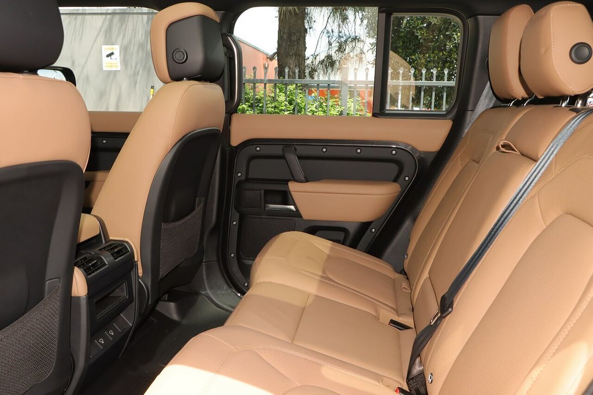 2024 Land Rover Defender 110 D350 X-Dynamic HSE L663