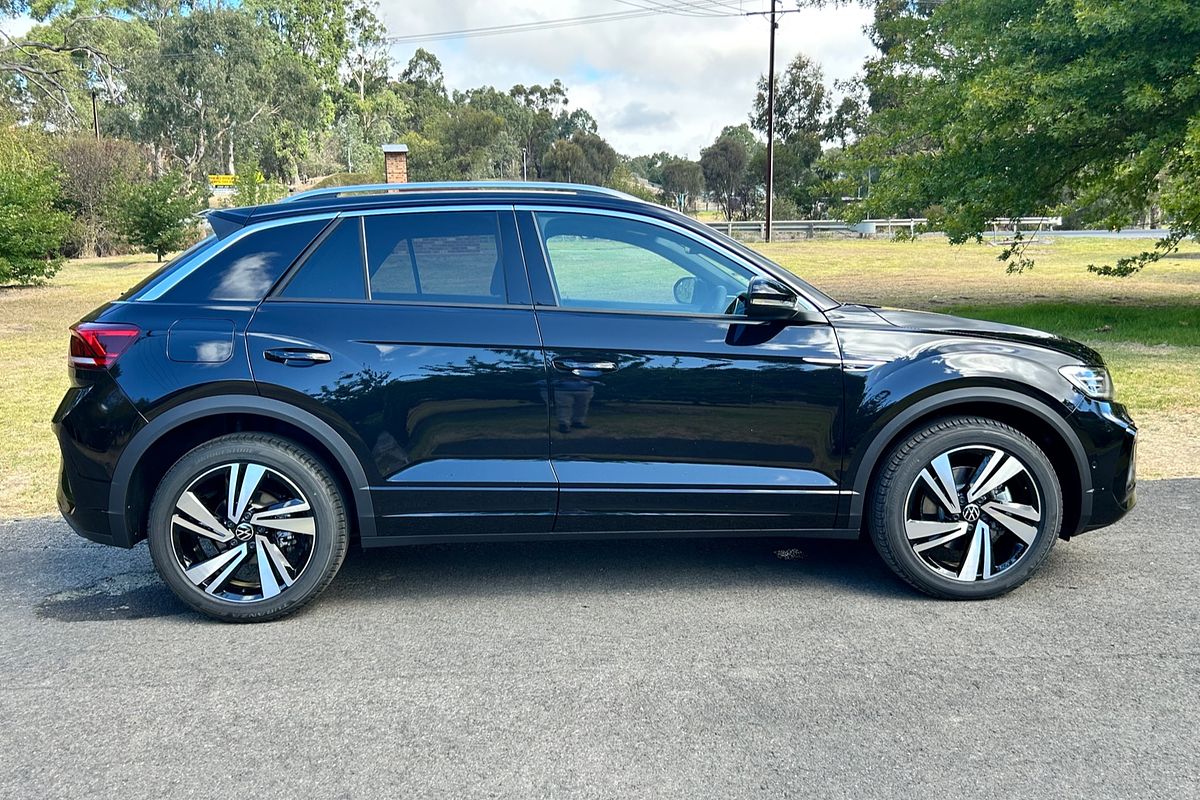 2024 Volkswagen T-Roc 140TSI R-Line D11