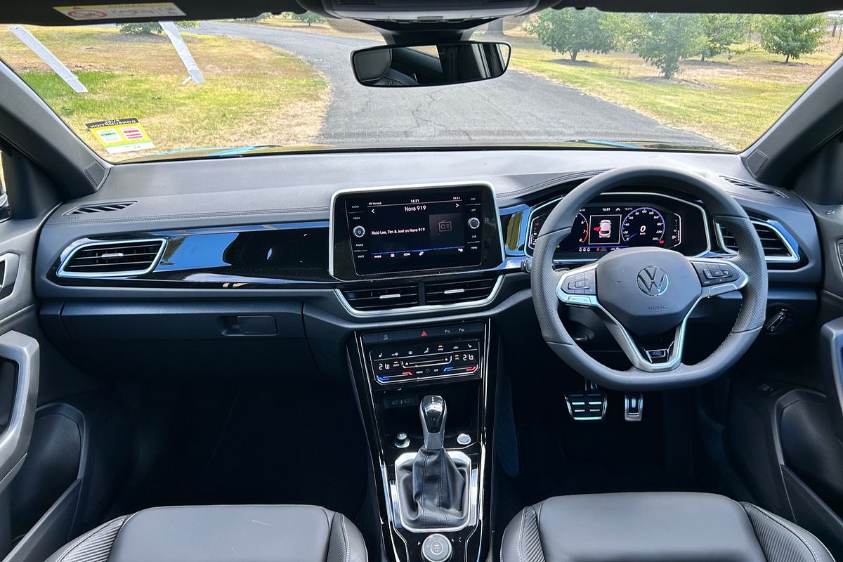 2024 Volkswagen T-Roc 140TSI R-Line D11