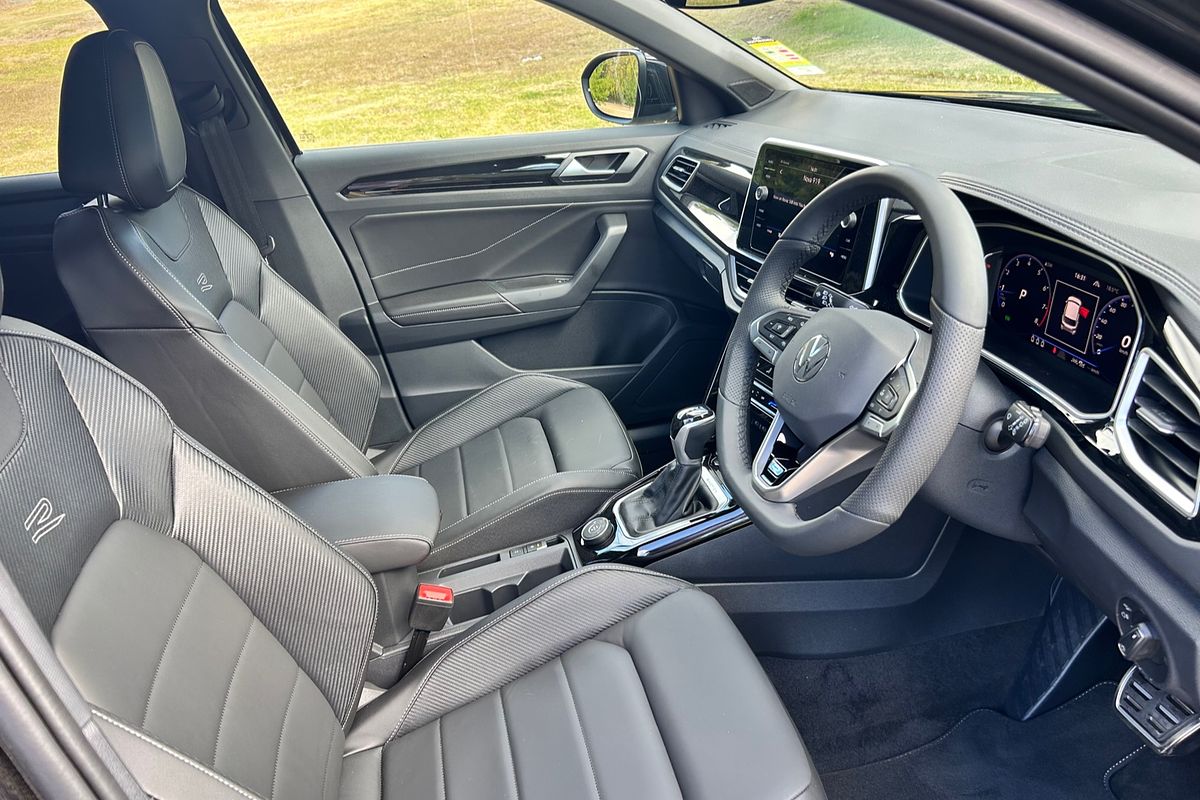 2024 Volkswagen T-Roc 140TSI R-Line D11