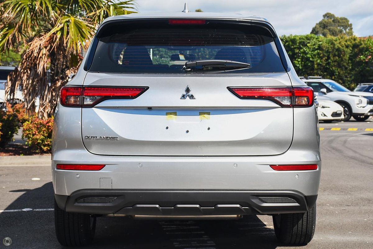2024 Mitsubishi Outlander ES ZM