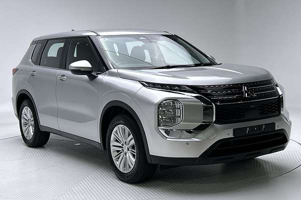 2023 Mitsubishi Outlander ES ZM