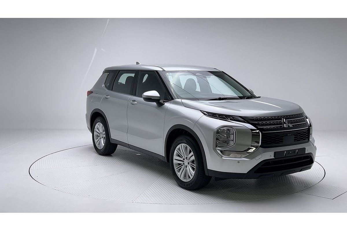 2023 Mitsubishi Outlander ES ZM