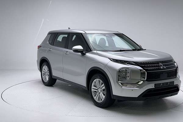 2023 Mitsubishi Outlander ES ZM