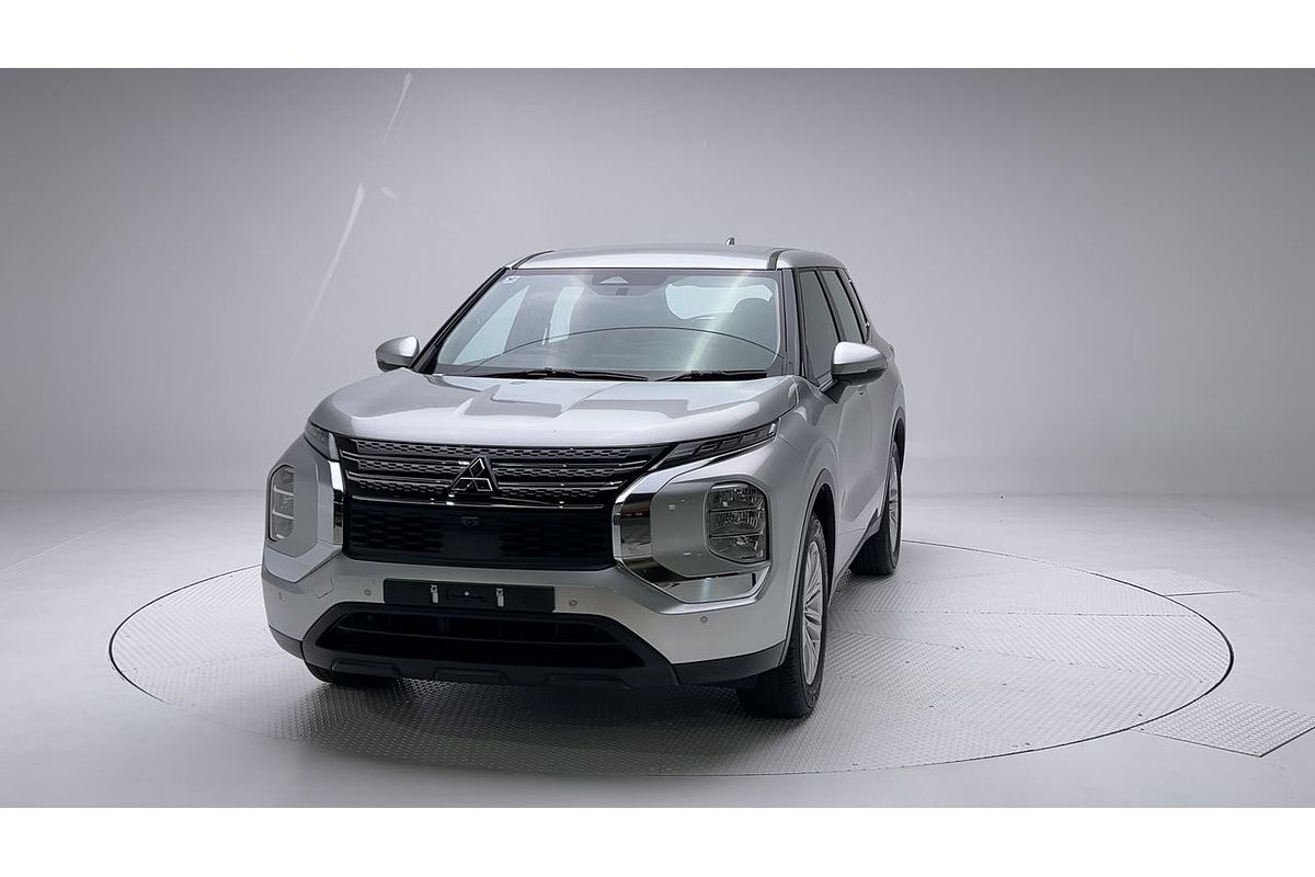 2023 Mitsubishi Outlander ES ZM