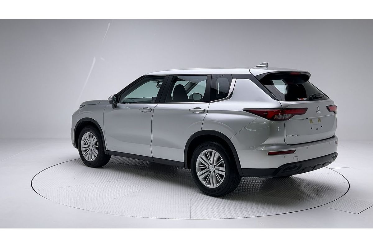 2023 Mitsubishi Outlander ES ZM