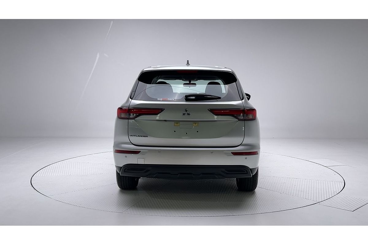 2023 Mitsubishi Outlander ES ZM