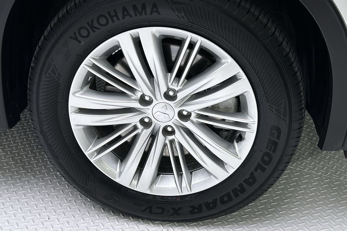 2023 Mitsubishi Outlander ES ZM