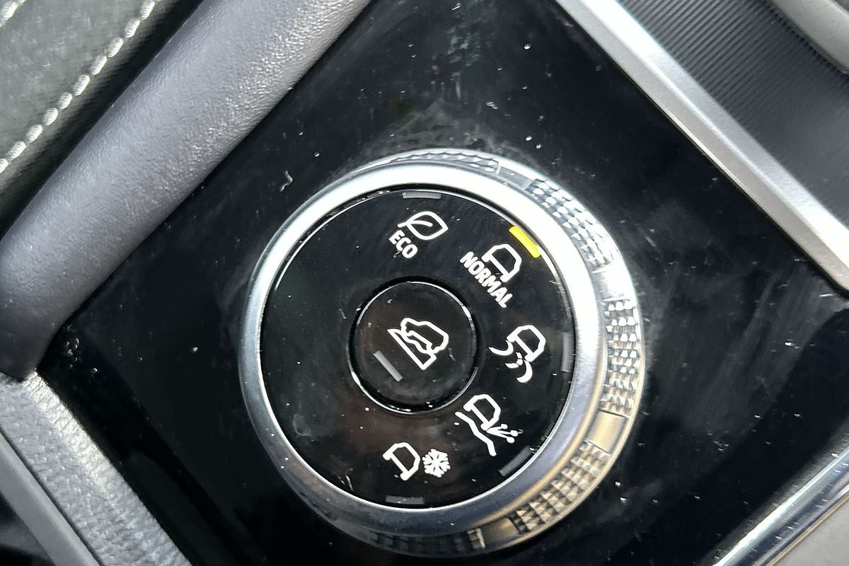 2023 Mitsubishi Outlander ES ZM