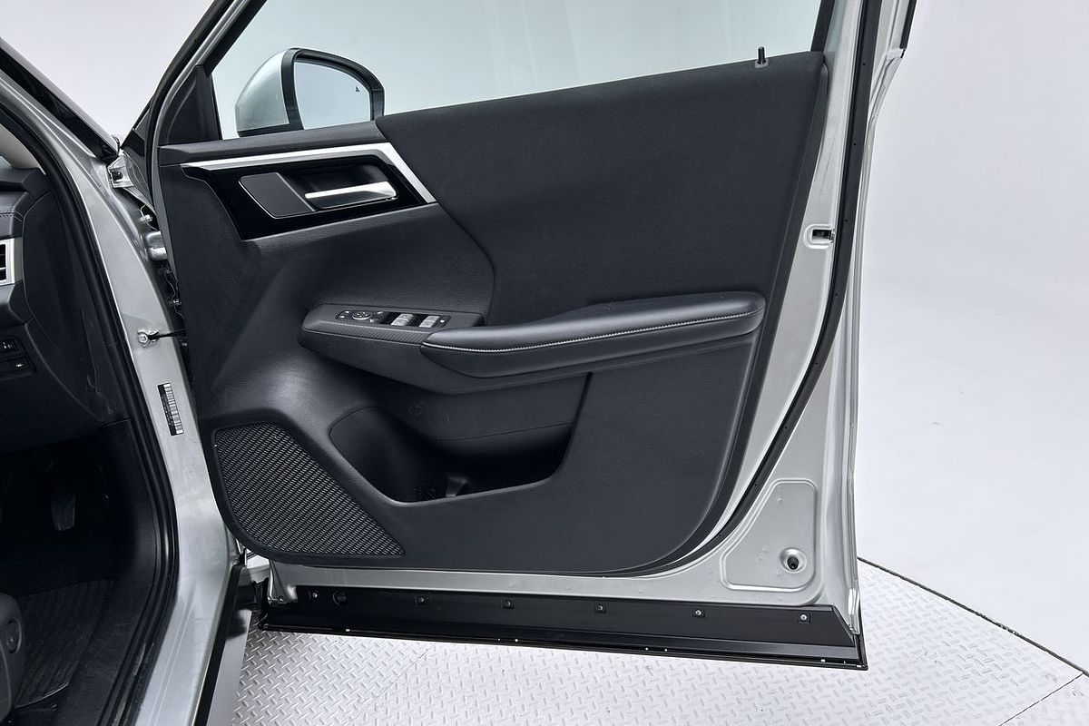 2023 Mitsubishi Outlander ES ZM