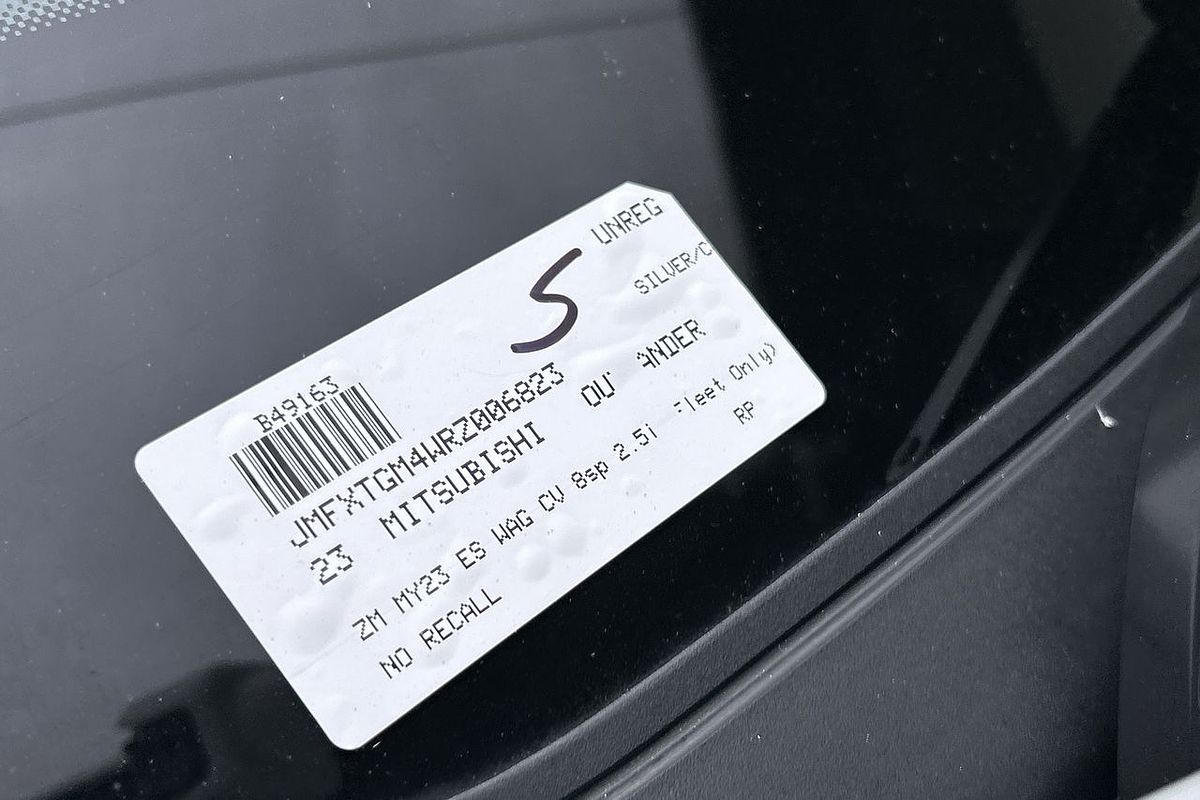 2023 Mitsubishi Outlander ES ZM