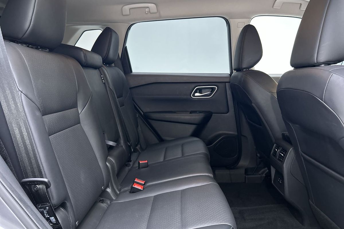2023 Nissan X-TRAIL ST-L T33