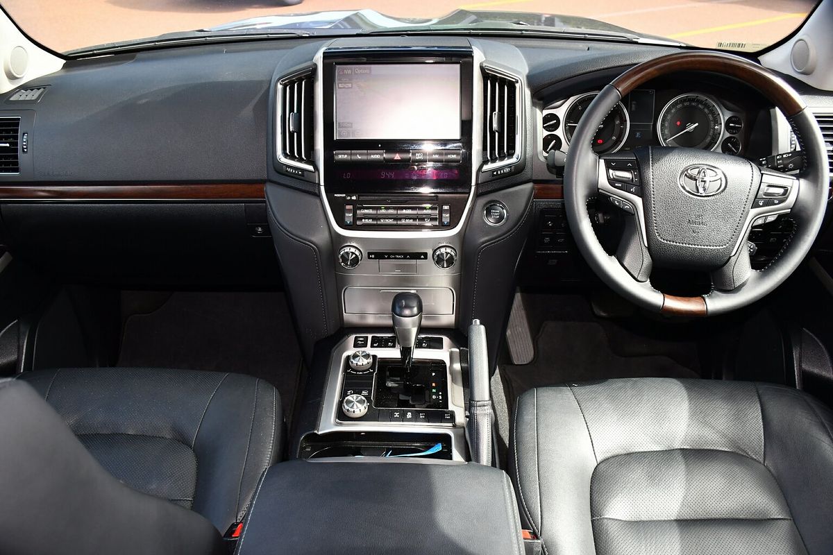 2021 Toyota Landcruiser Sahara VDJ200R