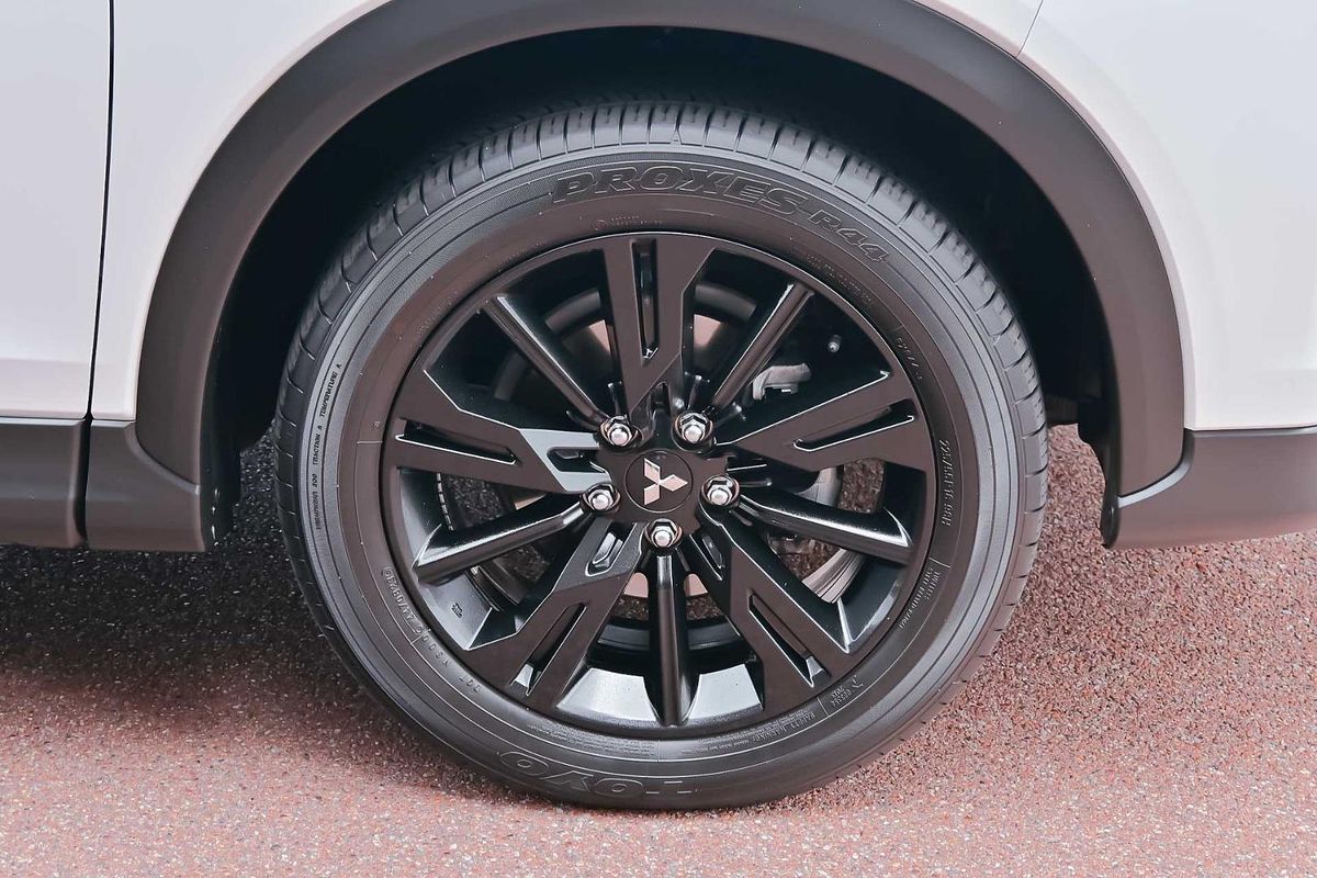 2023 Mitsubishi Eclipse Cross LS Black Edition YB