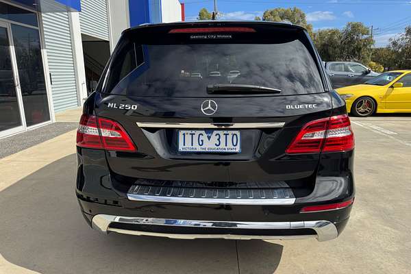 2012 Mercedes-Benz M-Class ML250 BlueTEC W166