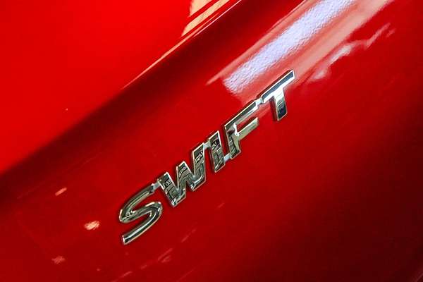 2024 Suzuki Swift Hybrid UZ