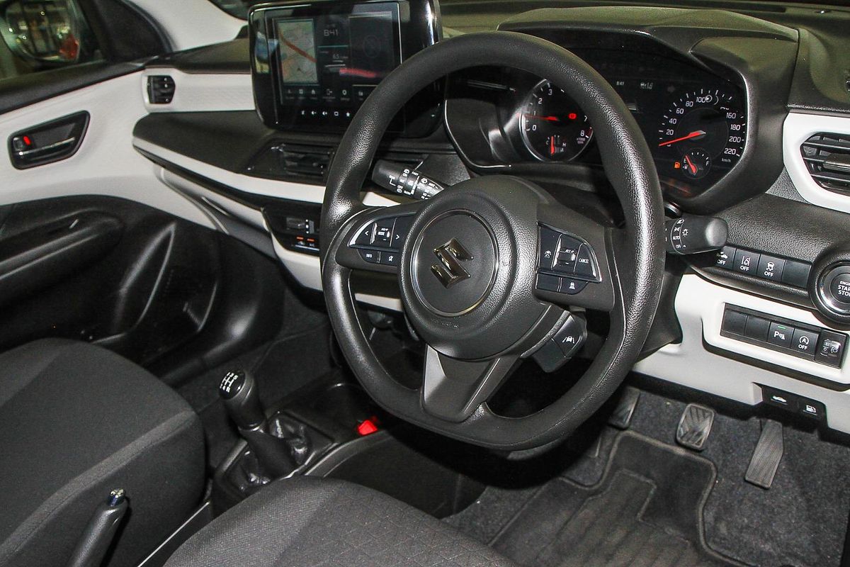 2024 Suzuki Swift Hybrid UZ