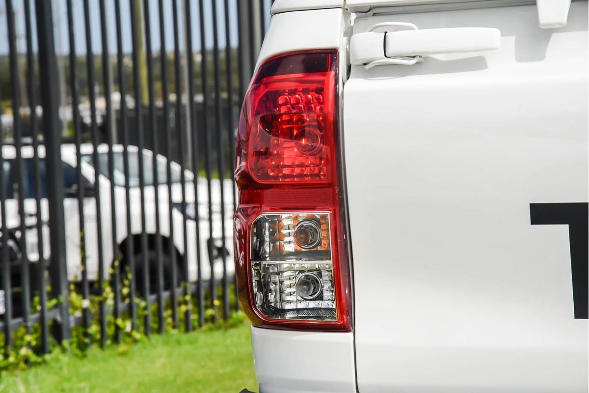 2018 Toyota Hilux SR GUN126R 4X4