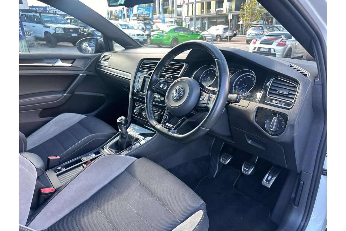 2015 Volkswagen Golf R 7