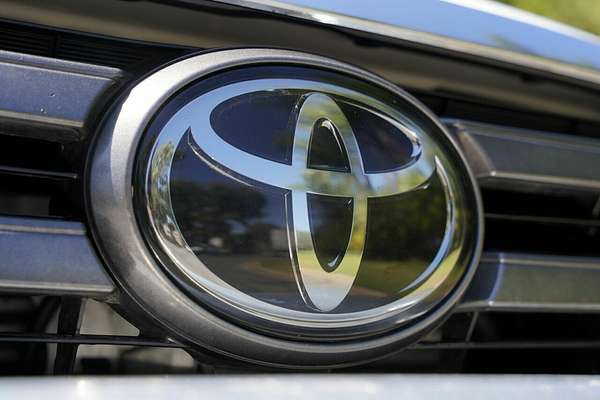 2019 Toyota Hilux SR GUN126R 4X4