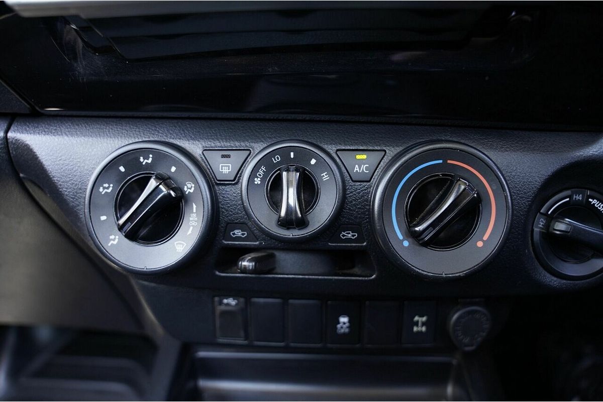 2019 Toyota Hilux SR GUN126R 4X4