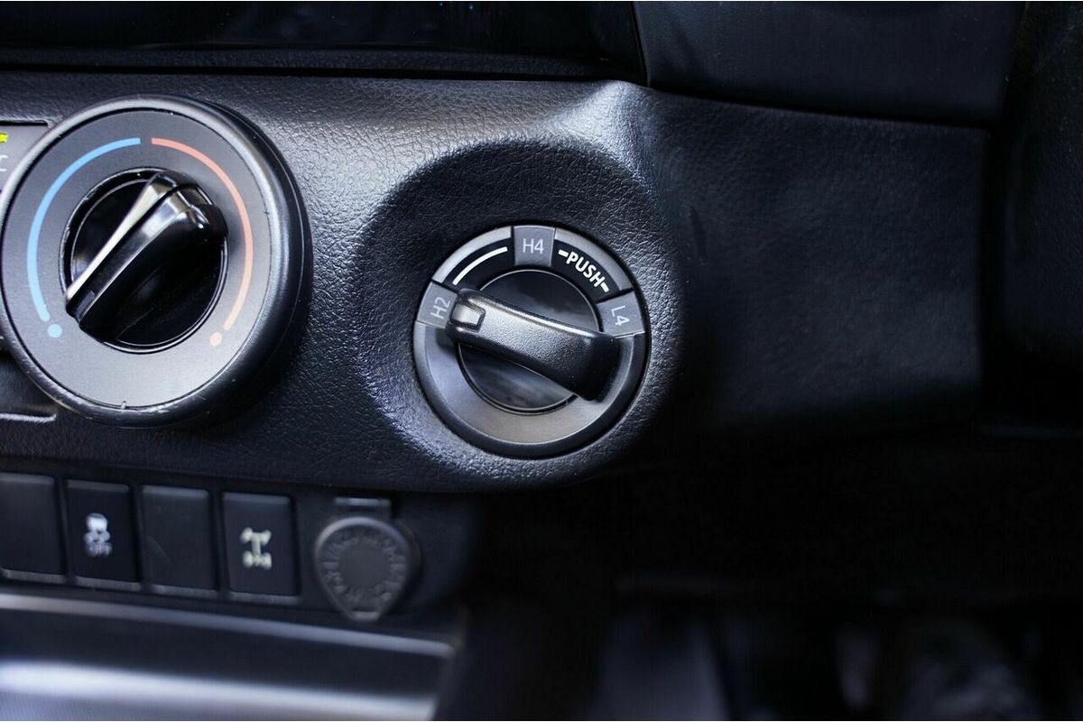 2019 Toyota Hilux SR GUN126R 4X4