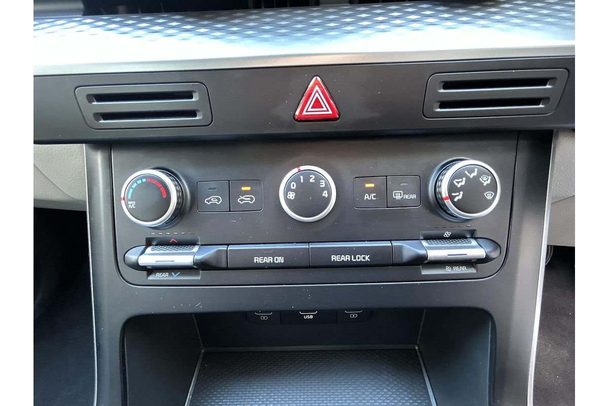 2023 Kia Carnival S KA4