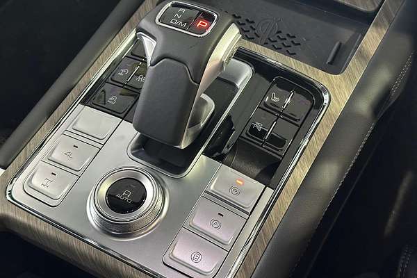 2024 GWM Tank 500 Lux Hybrid P03