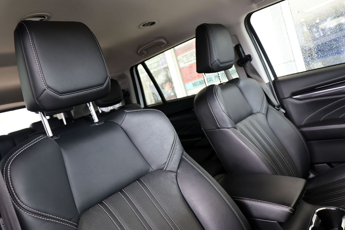 2023 Isuzu MU-X LS-T
