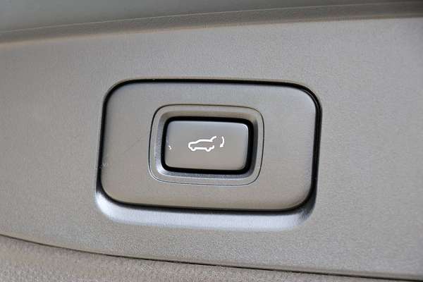 2023 Isuzu MU-X LS-T
