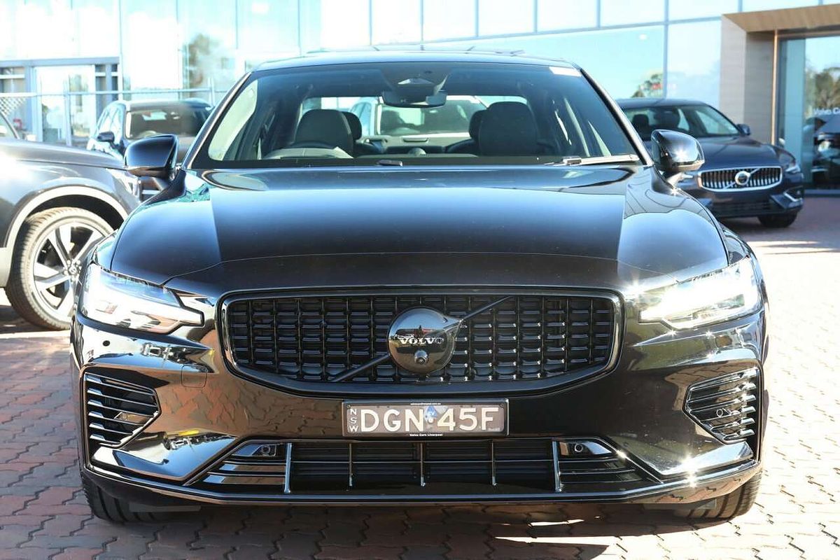 2024 Volvo S60 Recharge T8 Black Edition