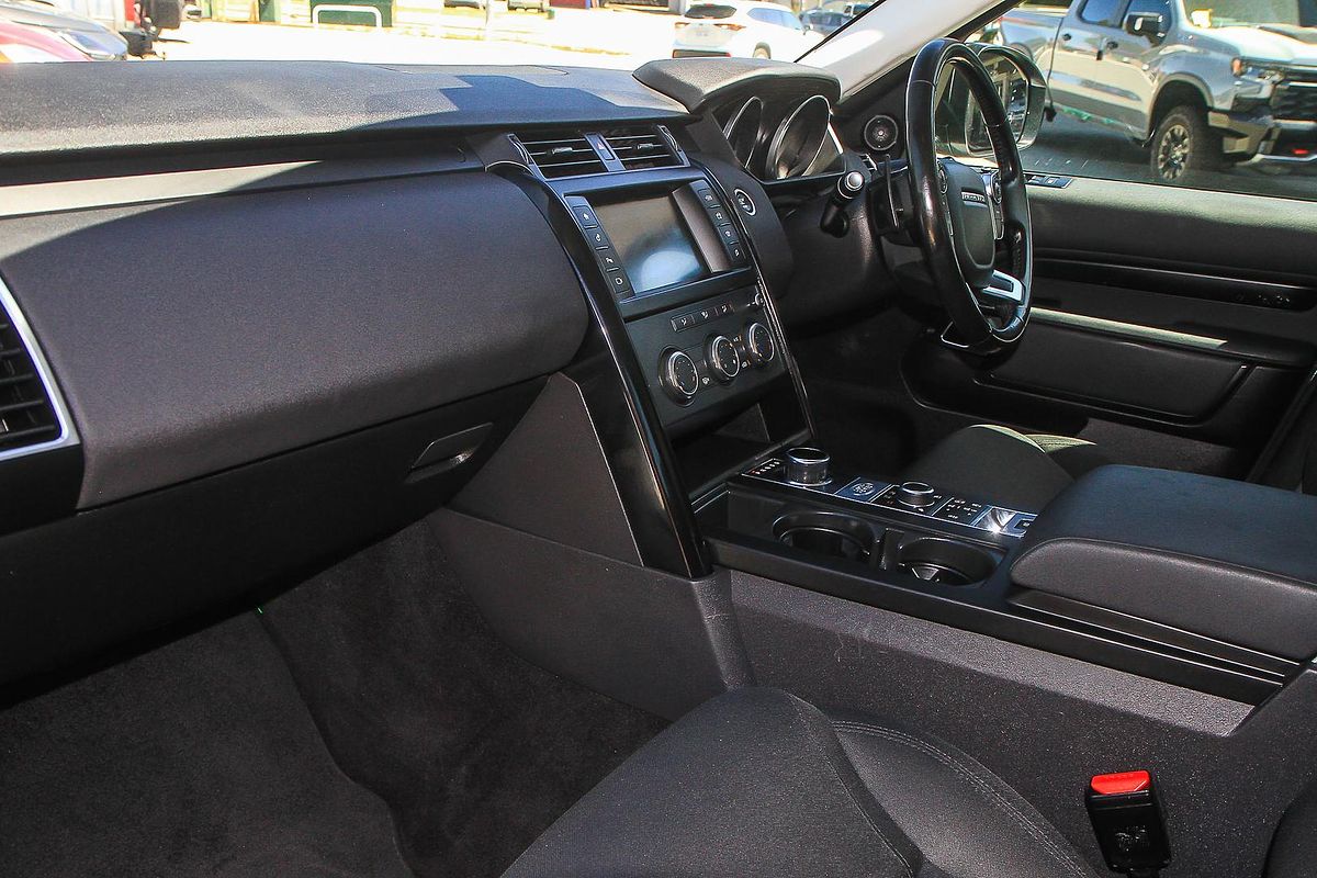 2018 Land Rover Discovery SD4 S Series 5