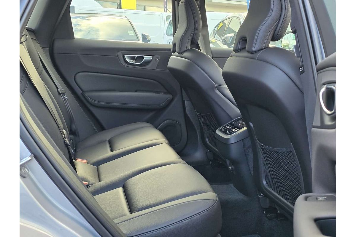 2023 Volvo XC60 Ultimate B5 Bright